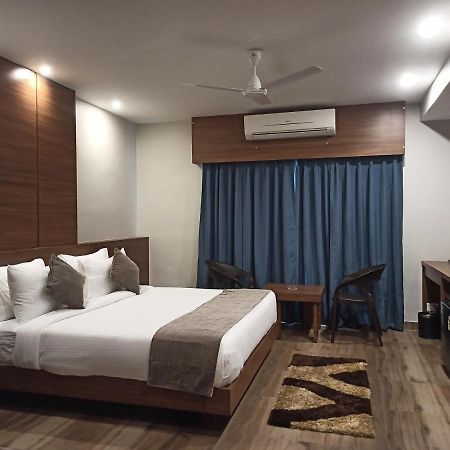 Hotel Tree Fern Dibrugarh Dış mekan fotoğraf