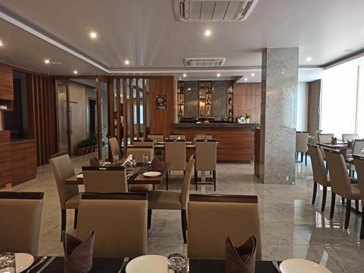 Hotel Tree Fern Dibrugarh Dış mekan fotoğraf