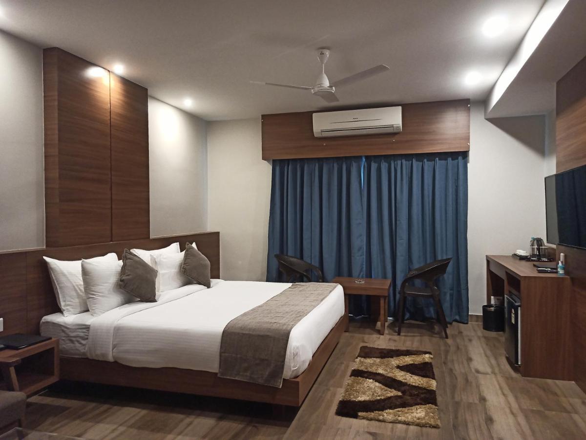 Hotel Tree Fern Dibrugarh Dış mekan fotoğraf