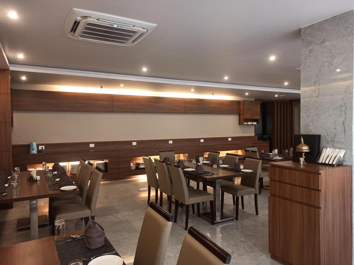 Hotel Tree Fern Dibrugarh Dış mekan fotoğraf