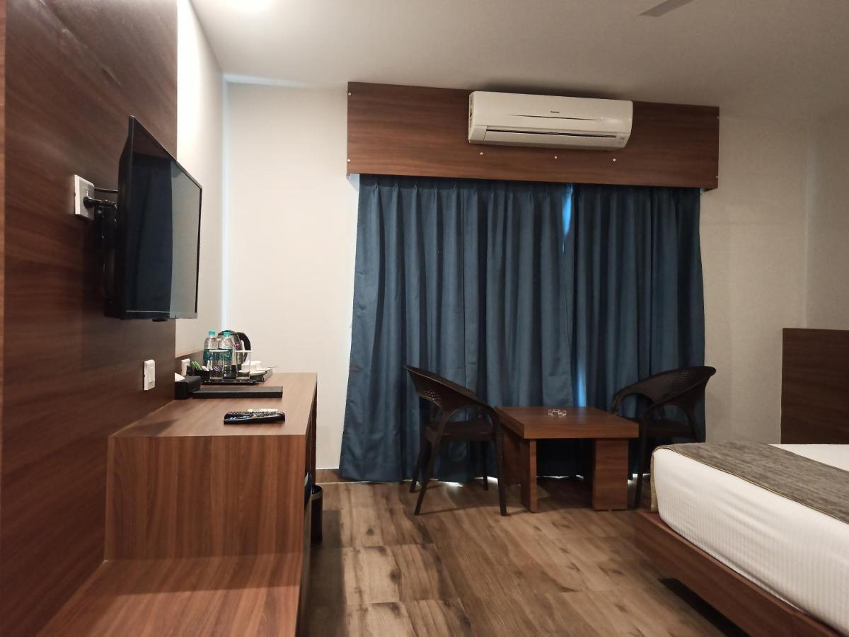 Hotel Tree Fern Dibrugarh Dış mekan fotoğraf