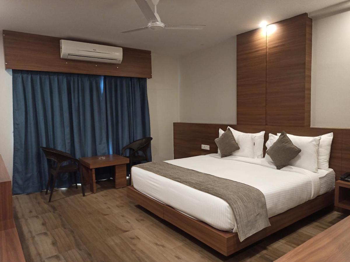 Hotel Tree Fern Dibrugarh Dış mekan fotoğraf