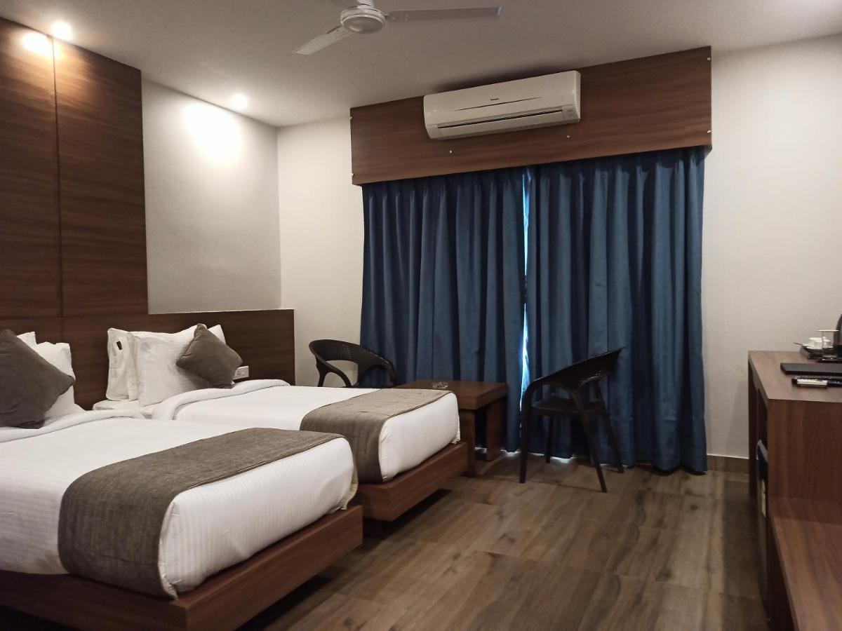 Hotel Tree Fern Dibrugarh Dış mekan fotoğraf