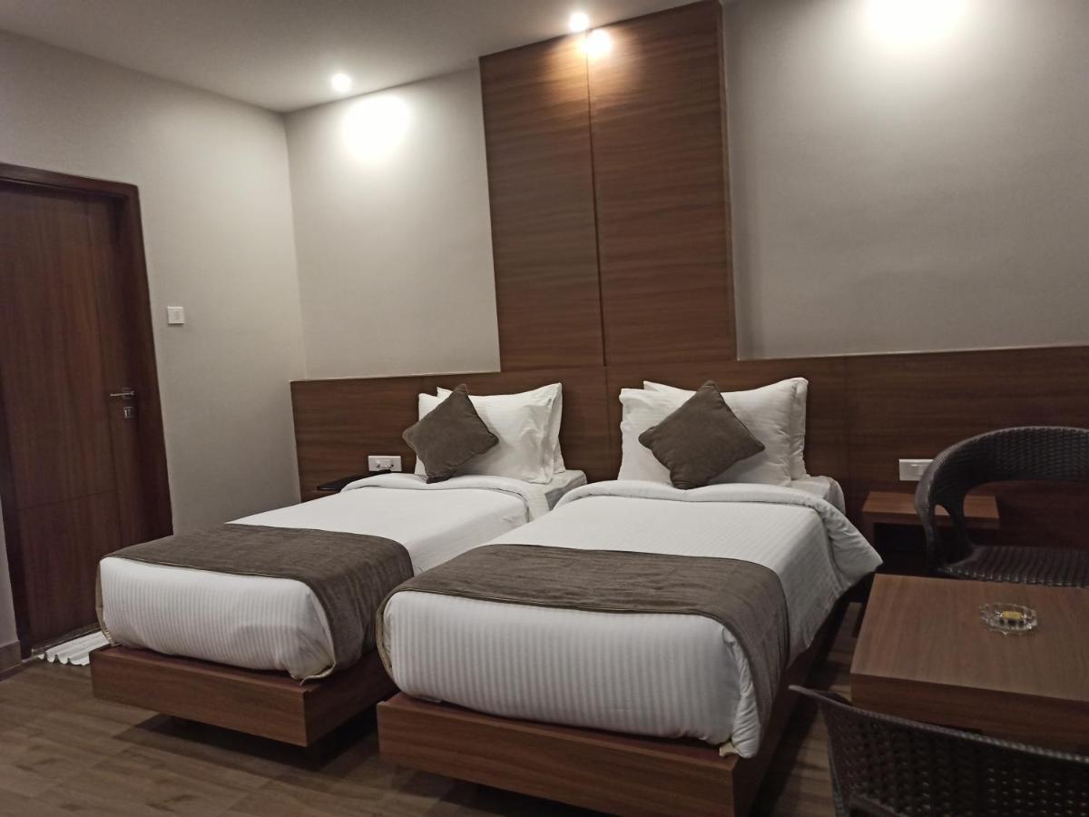 Hotel Tree Fern Dibrugarh Dış mekan fotoğraf