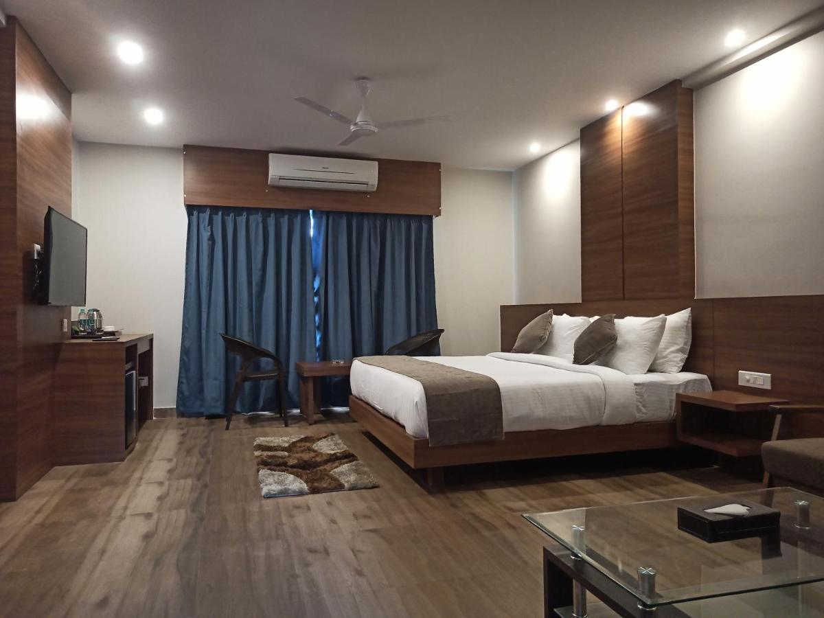 Hotel Tree Fern Dibrugarh Dış mekan fotoğraf
