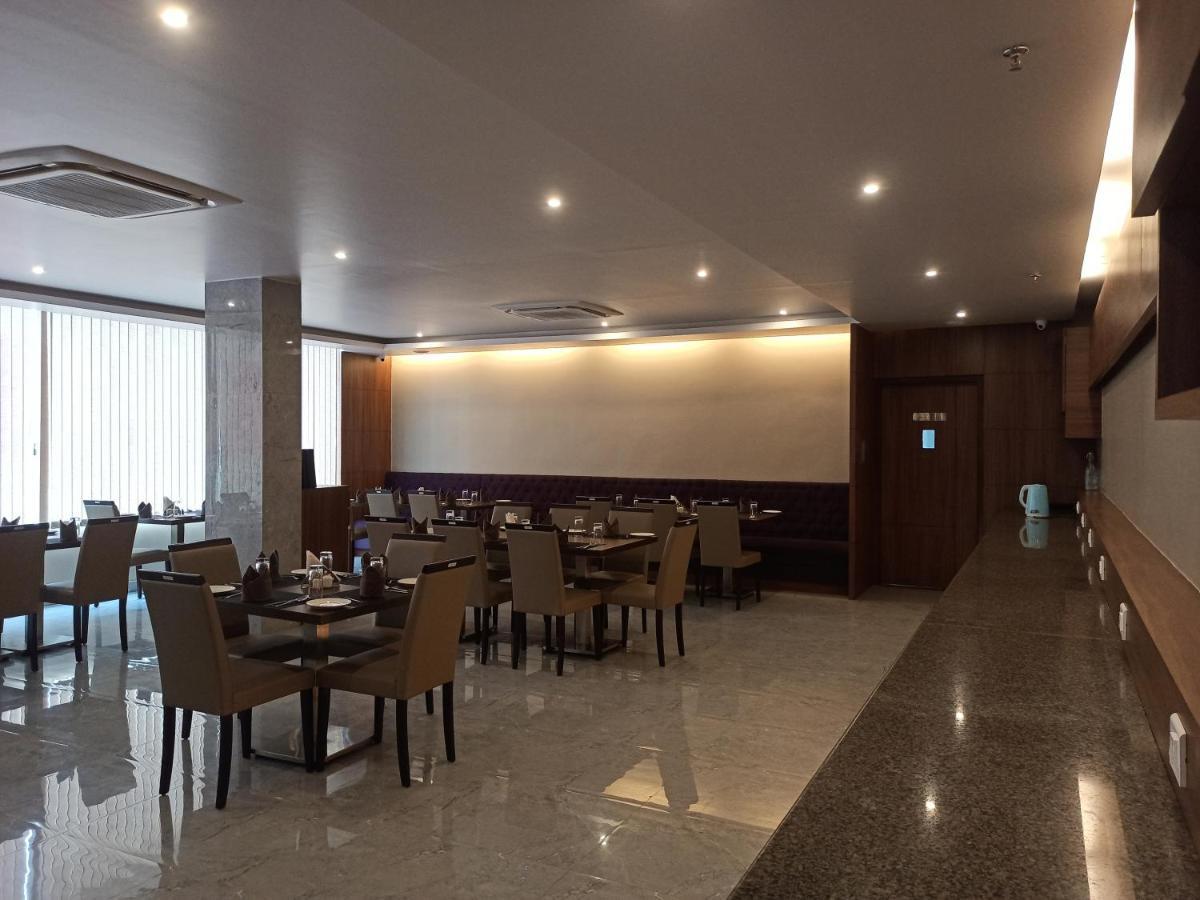 Hotel Tree Fern Dibrugarh Dış mekan fotoğraf