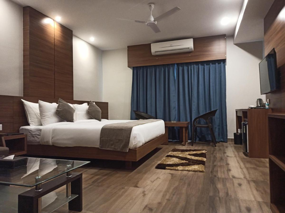 Hotel Tree Fern Dibrugarh Dış mekan fotoğraf