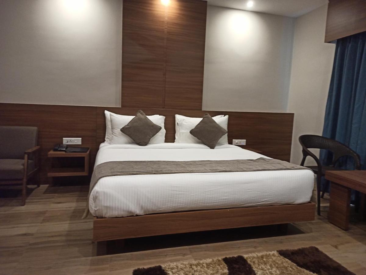 Hotel Tree Fern Dibrugarh Dış mekan fotoğraf