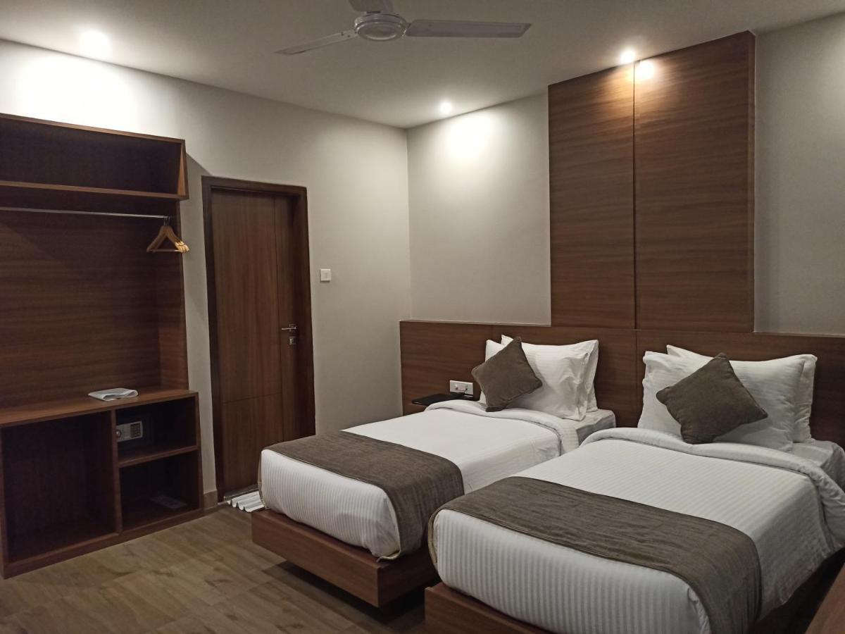 Hotel Tree Fern Dibrugarh Dış mekan fotoğraf
