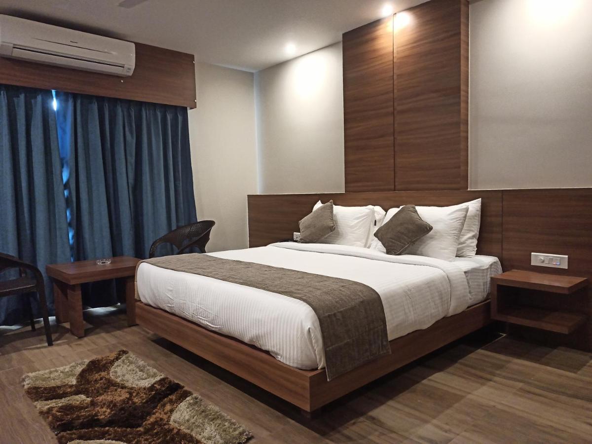 Hotel Tree Fern Dibrugarh Dış mekan fotoğraf