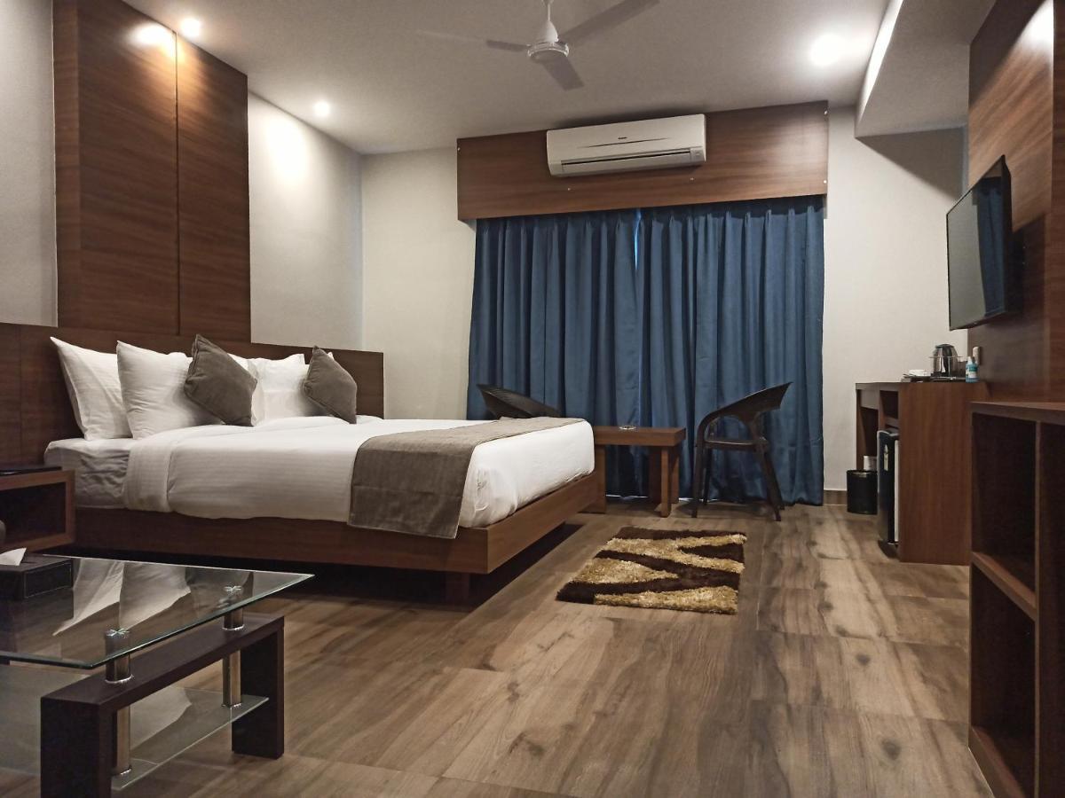 Hotel Tree Fern Dibrugarh Dış mekan fotoğraf