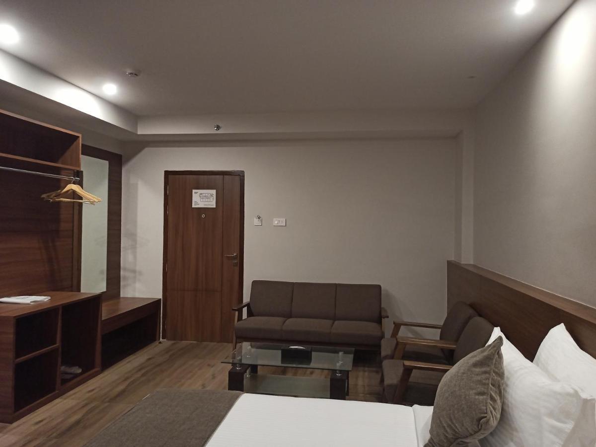 Hotel Tree Fern Dibrugarh Dış mekan fotoğraf