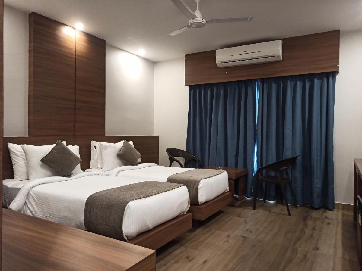 Hotel Tree Fern Dibrugarh Dış mekan fotoğraf