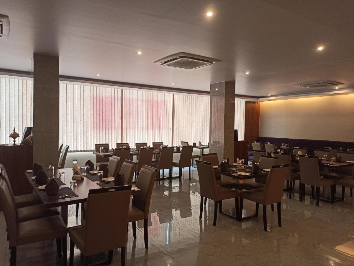 Hotel Tree Fern Dibrugarh Dış mekan fotoğraf