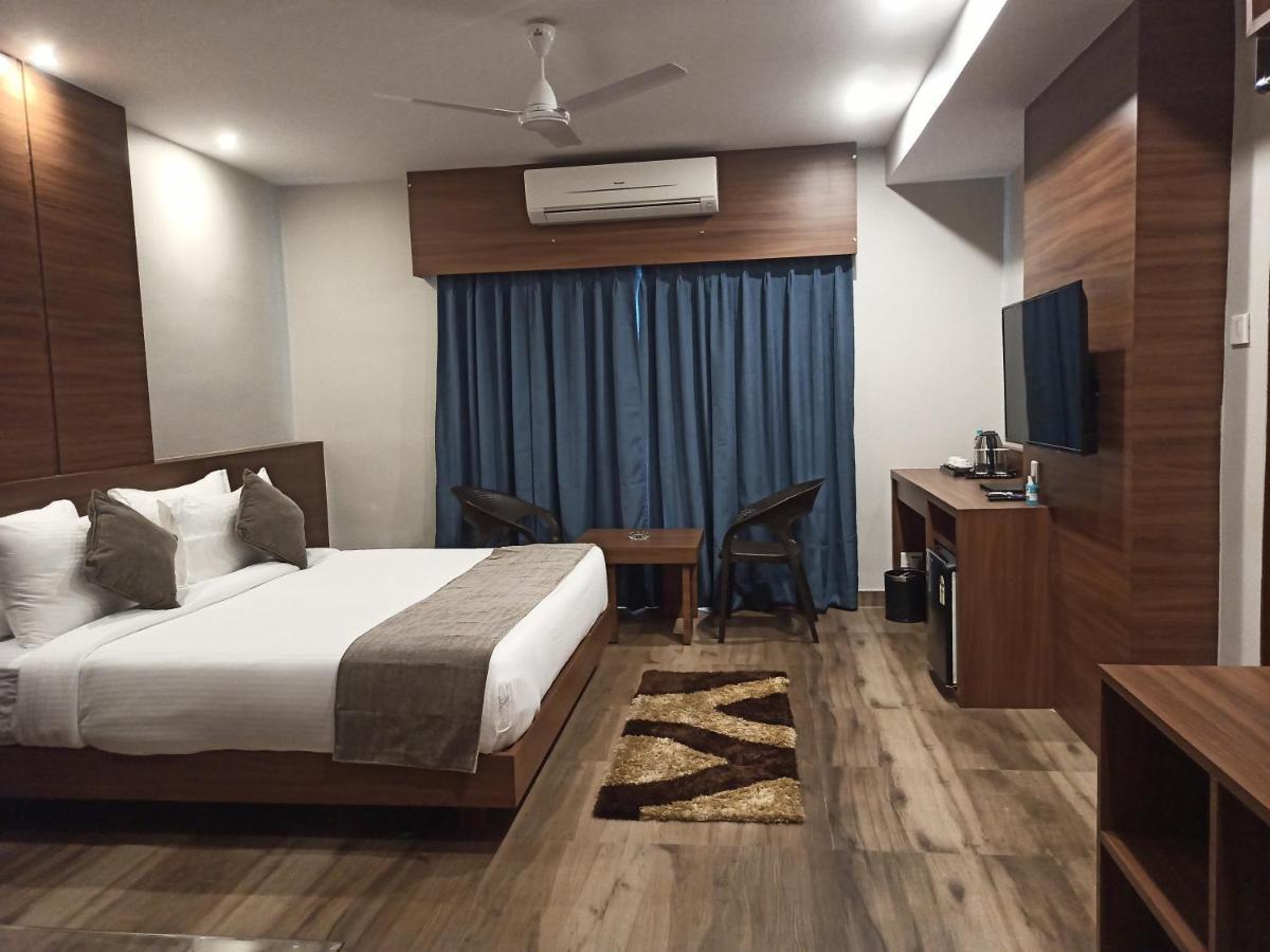Hotel Tree Fern Dibrugarh Dış mekan fotoğraf