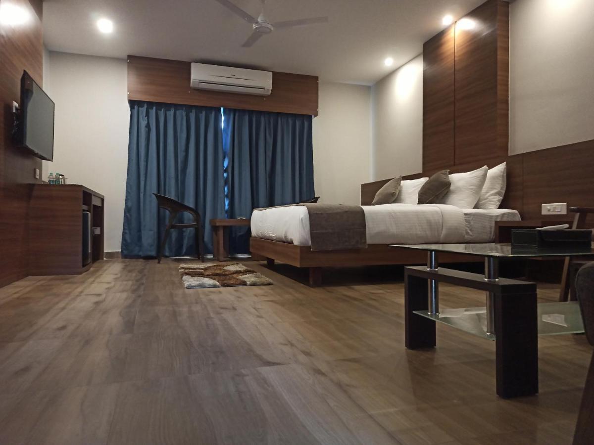 Hotel Tree Fern Dibrugarh Dış mekan fotoğraf