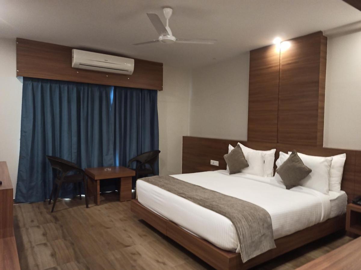 Hotel Tree Fern Dibrugarh Dış mekan fotoğraf