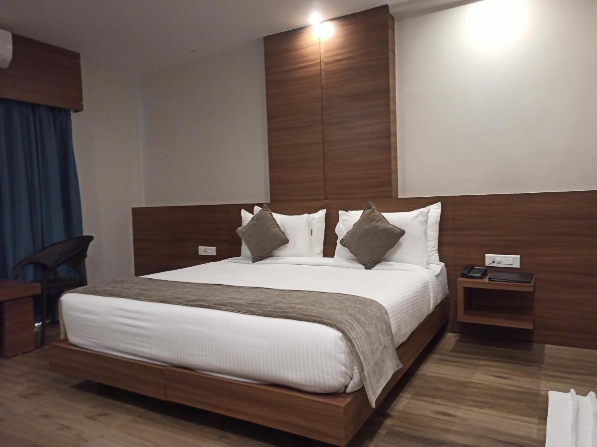Hotel Tree Fern Dibrugarh Dış mekan fotoğraf