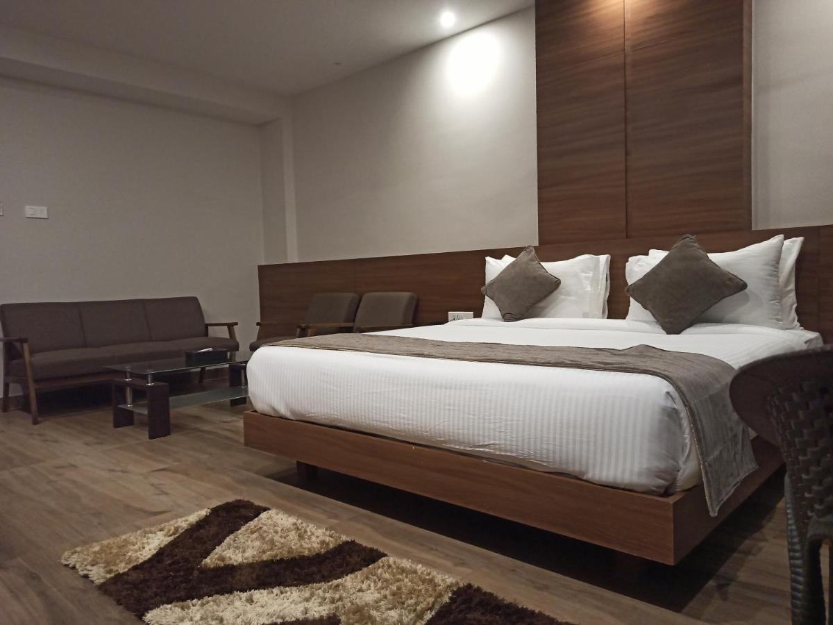 Hotel Tree Fern Dibrugarh Dış mekan fotoğraf