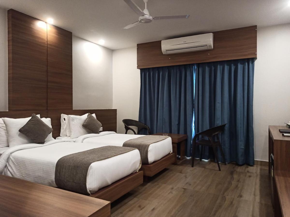 Hotel Tree Fern Dibrugarh Dış mekan fotoğraf