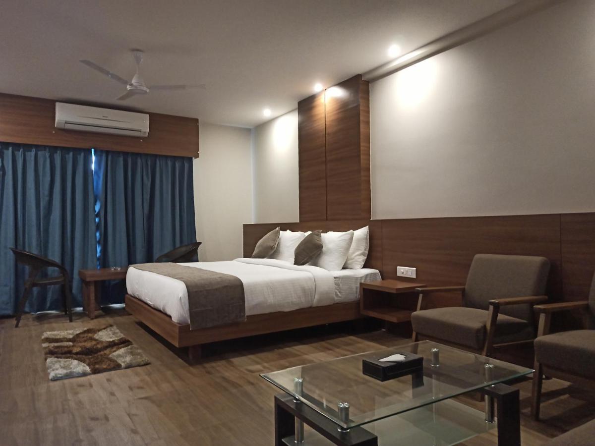 Hotel Tree Fern Dibrugarh Dış mekan fotoğraf