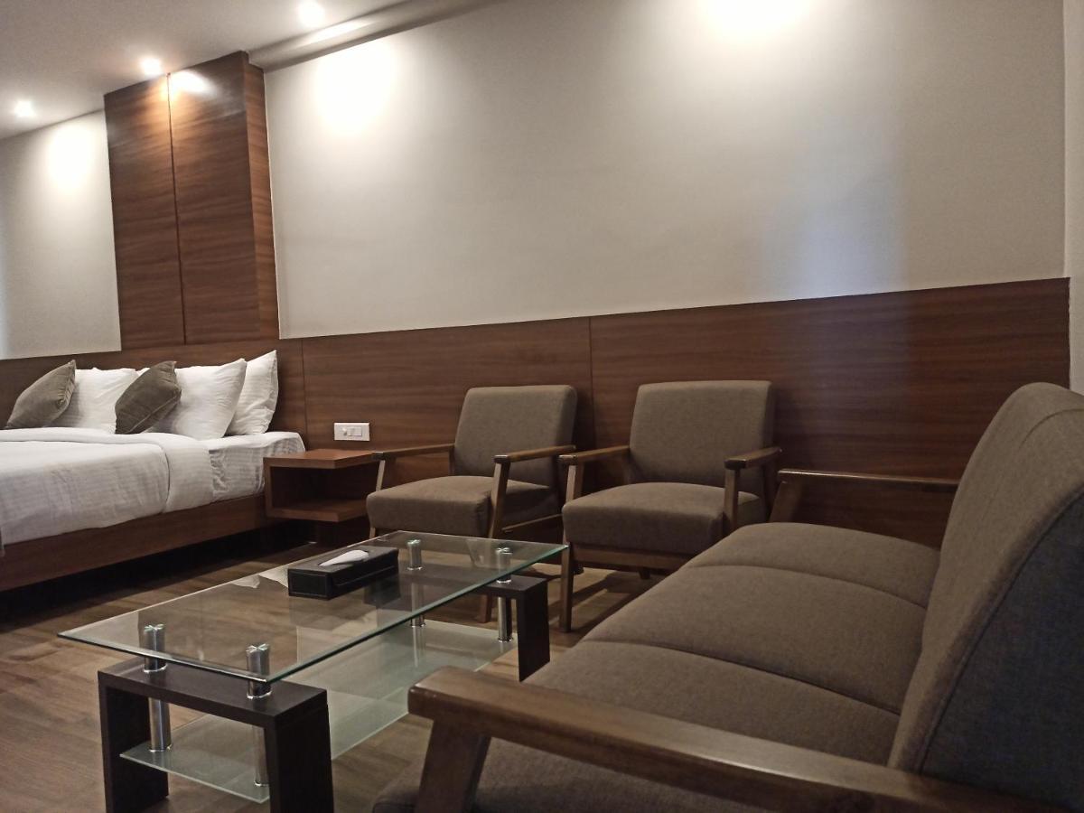 Hotel Tree Fern Dibrugarh Dış mekan fotoğraf