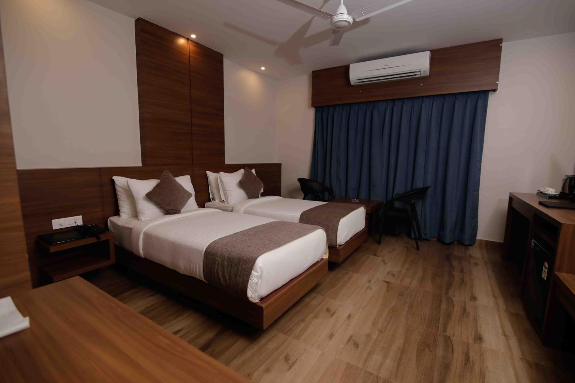 Hotel Tree Fern Dibrugarh Dış mekan fotoğraf