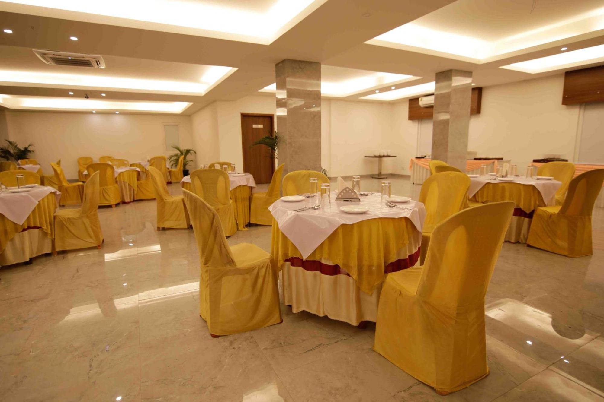 Hotel Tree Fern Dibrugarh Dış mekan fotoğraf