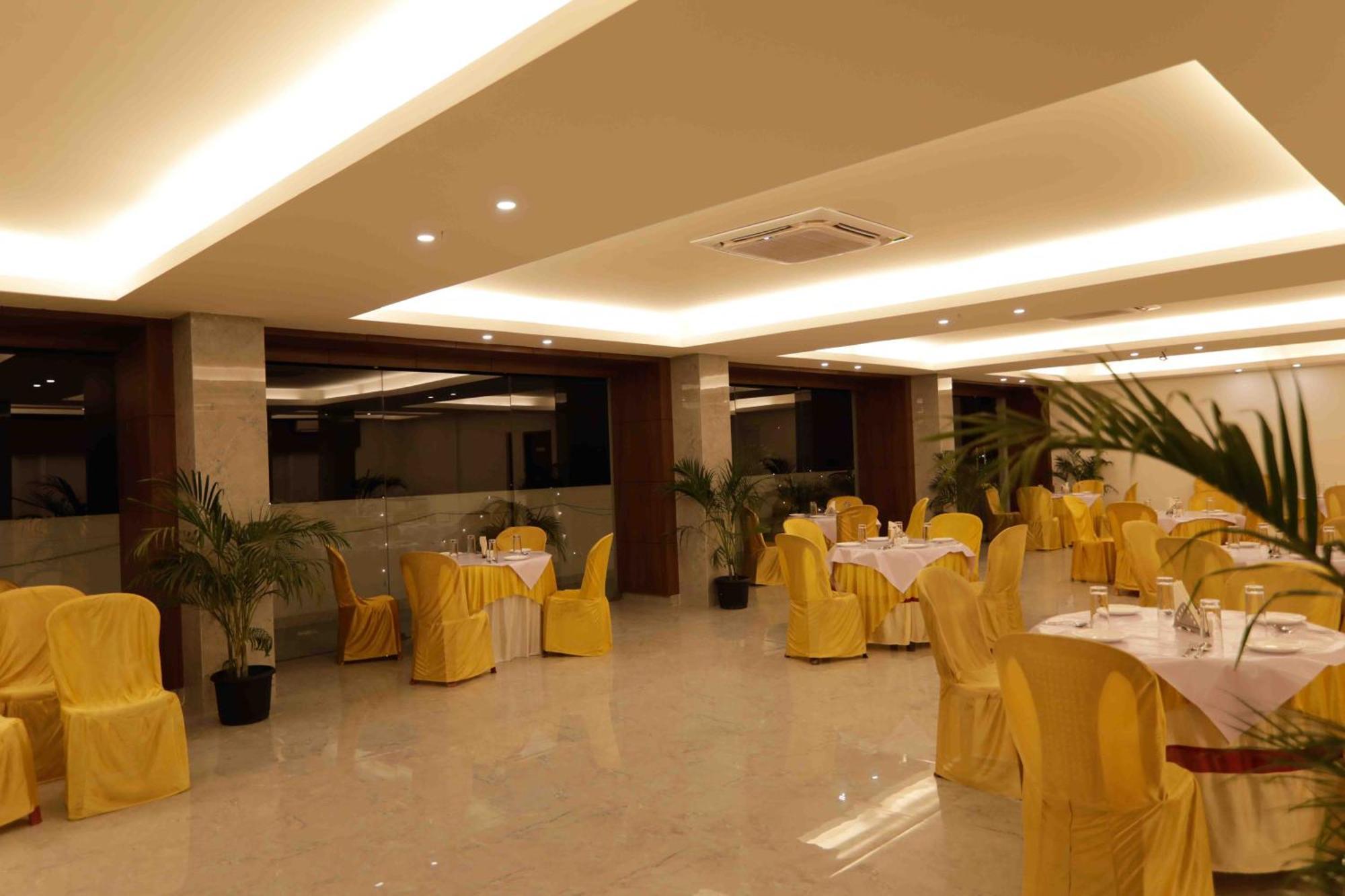 Hotel Tree Fern Dibrugarh Dış mekan fotoğraf