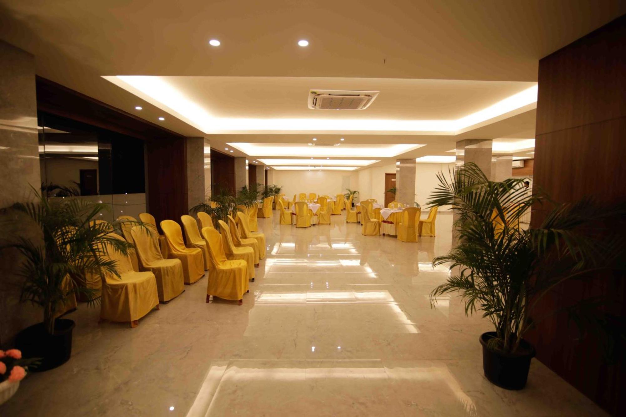 Hotel Tree Fern Dibrugarh Dış mekan fotoğraf