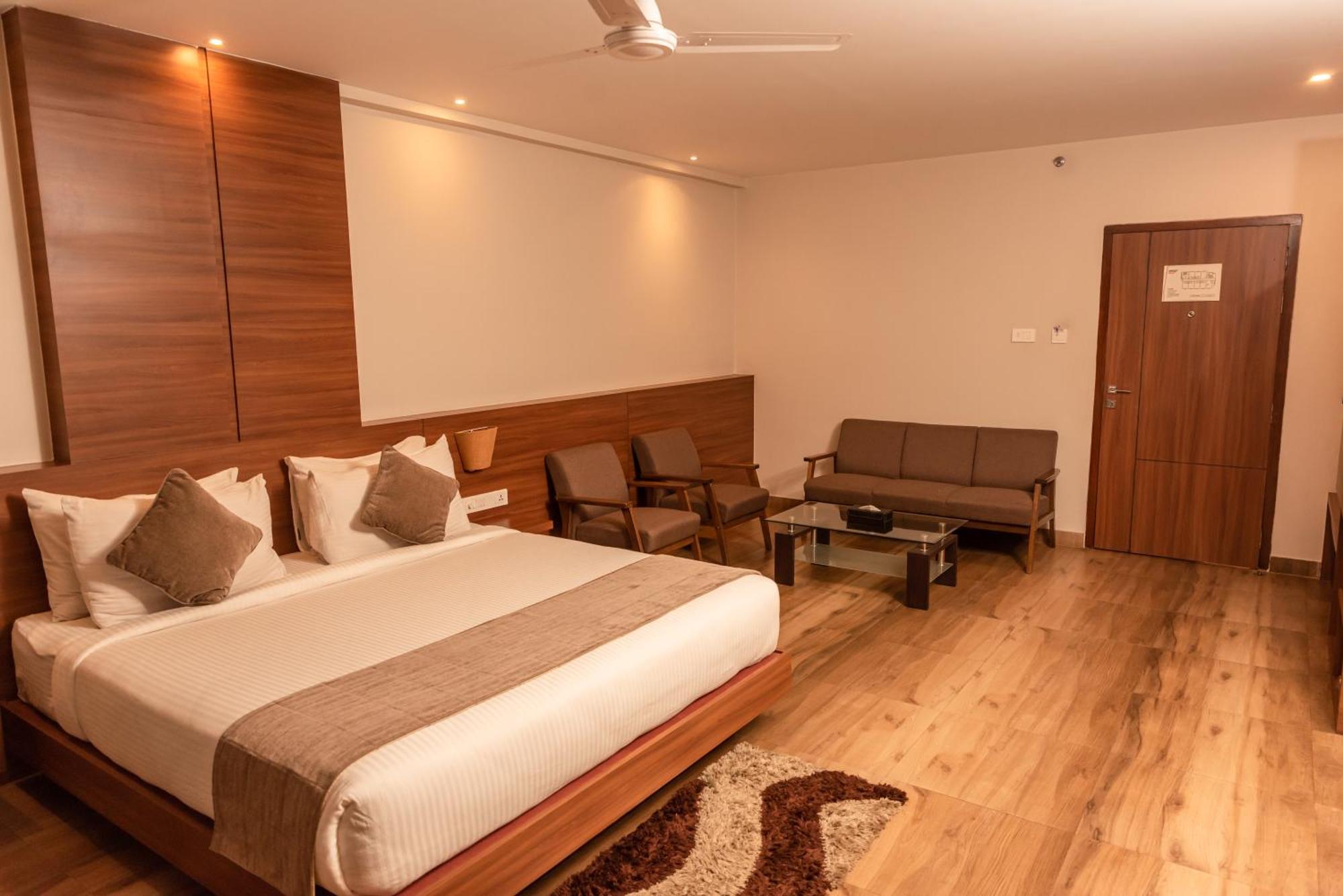 Hotel Tree Fern Dibrugarh Dış mekan fotoğraf